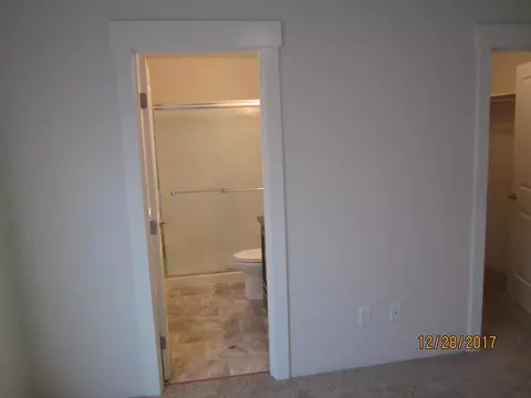 Bath - 215 S C St, Phoenix, OR 97535 photo 4 of 6