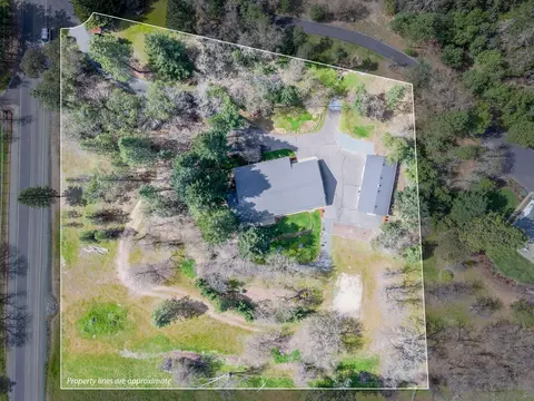 185 Starflower Way, Merlin, OR 97532