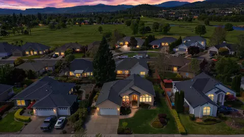 View/Area - 160 Keystone Way, Eagle Point, OR 97524 photo 9 of 11