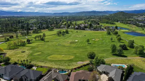 View/Area - 160 Keystone Way, Eagle Point, OR 97524 photo 10 of 11
