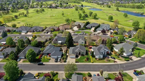 View/Area - 160 Keystone Way, Eagle Point, OR 97524 photo 1 of 11