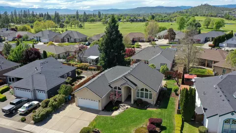 View/Area - 160 Keystone Way, Eagle Point, OR 97524 photo 5 of 11
