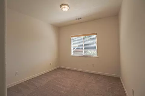 Bedroom - 160 Keystone Way, Eagle Point, OR 97524 photo 3 of 5
