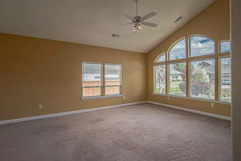 Living - 160 Keystone Way, Eagle Point, OR 97524 photo 1 of 6