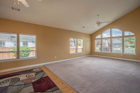 Living - 160 Keystone Way, Eagle Point, OR 97524 photo 3 of 6