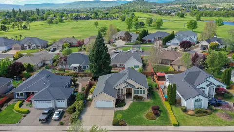 View/Area - 160 Keystone Way, Eagle Point, OR 97524 photo 3 of 11