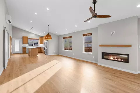 97 Gangnes Dr, Talent, OR 97540