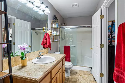 Bath - 55526 Circle St, Bend, OR 97707 photo 2 of 3