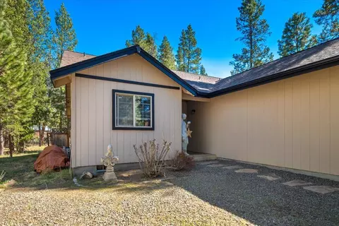 Exterior - 55526 Circle St, Bend, OR 97707 photo 3 of 7
