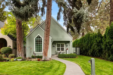 990 NE Wiest Way, Bend, OR 97701