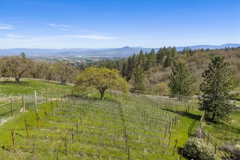 84 Placer Hill Dr, Jacksonville, OR 97530