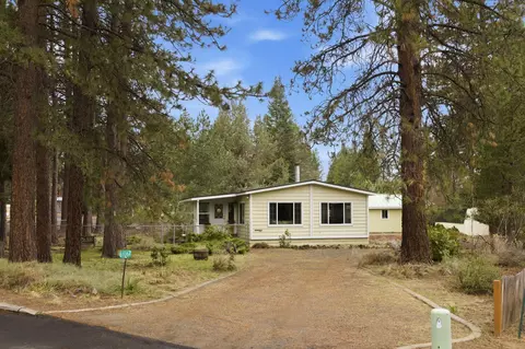 61067 Chuckanut Dr, Bend, OR 97702 photo 2