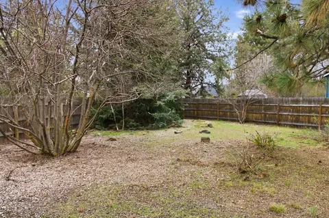 61067 Chuckanut Dr, Bend, OR 97702 photo 25