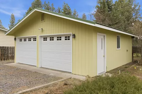 61067 Chuckanut Dr, Bend, OR 97702 photo 26