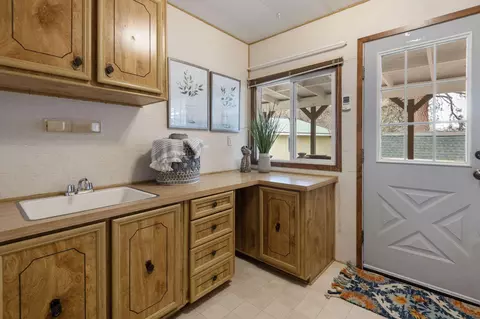 61067 Chuckanut Dr, Bend, OR 97702 photo 19