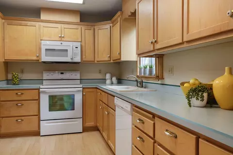 61067 Chuckanut Dr, Bend, OR 97702 photo 12