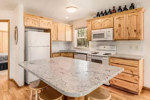 Kitchen - 55150 Jack Pine Way, Bend, OR 97707 photo 1 of 1
