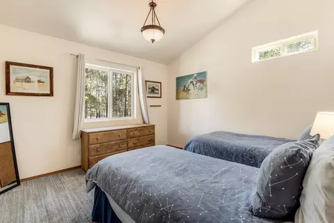 Bedroom - 55150 Jack Pine Way, Bend, OR 97707 photo 2 of 2