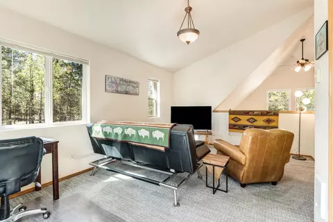 Living - 55150 Jack Pine Way, Bend, OR 97707 photo 5 of 5