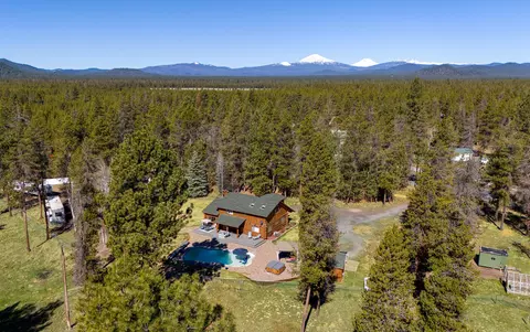 17325 Lodgepole Ln, Bend, OR 97707