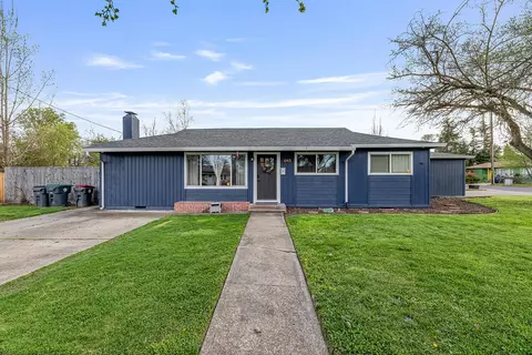 943 Winchester Ave, Medford, OR 97501