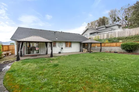 Exterior - 1515 Panoramic Loop, Grants Pass, OR 97527 photo 4 of 4