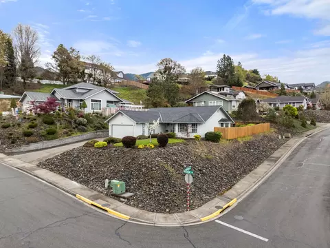 View/Area - 1515 Panoramic Loop, Grants Pass, OR 97527 photo 2 of 3