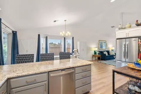 Kitchen - 1515 Panoramic Loop, Grants Pass, OR 97527 photo 4 of 4