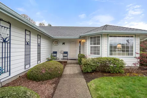 Exterior - 1515 Panoramic Loop, Grants Pass, OR 97527 photo 2 of 4