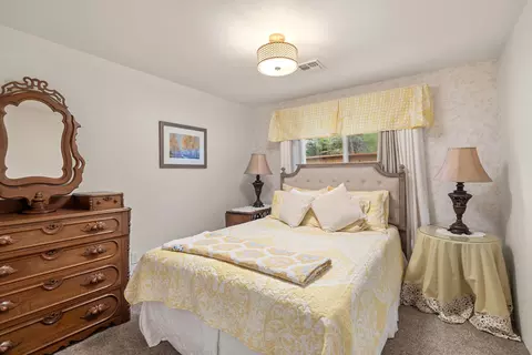 Bedroom - 1515 Panoramic Loop, Grants Pass, OR 97527 photo 1 of 5