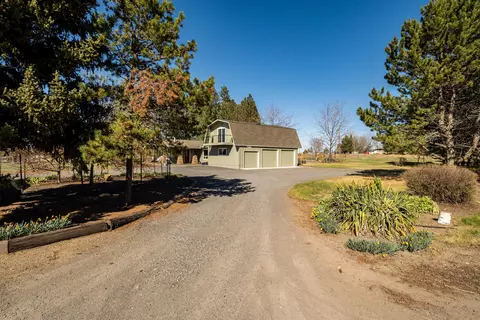 Exterior - 21810 Repine Dr, Bend, OR 97701 photo 10 of 13