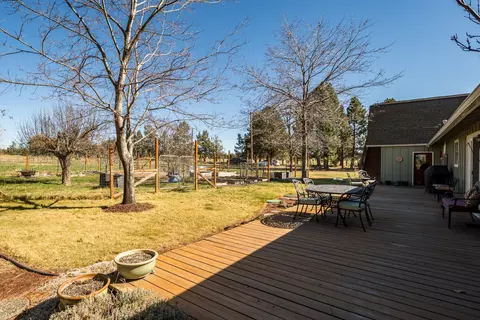 Exterior - 21810 Repine Dr, Bend, OR 97701 photo 6 of 13