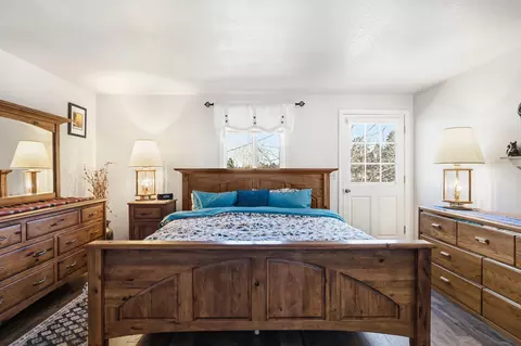 Bedroom - 21810 Repine Dr, Bend, OR 97701 photo 3 of 4