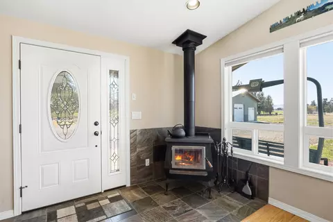 Entry Way - 21810 Repine Dr, Bend, OR 97701 photo 1 of 3