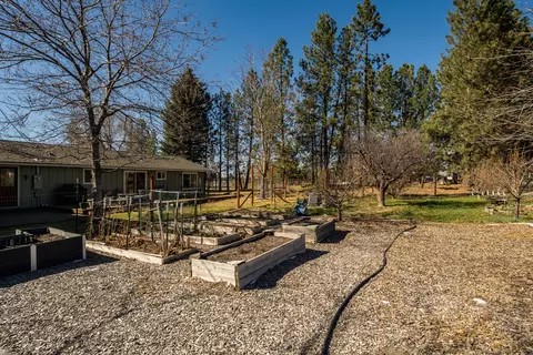 Exterior - 21810 Repine Dr, Bend, OR 97701 photo 9 of 13