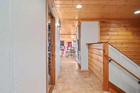 Entry Way - 2957 Mark Ct, Chiloquin, OR 97624 photo 1 of 1