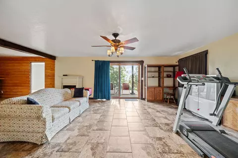 Living - 2957 Mark Ct, Chiloquin, OR 97624 photo 3 of 3