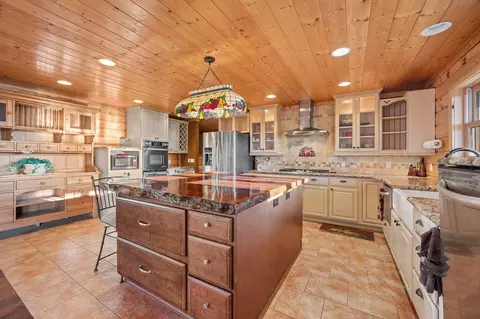 Kitchen - 2957 Mark Ct, Chiloquin, OR 97624 photo 1 of 3