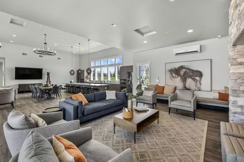 Living - 3741 Eagle Rd, Bend, OR 97701 photo 6 of 6