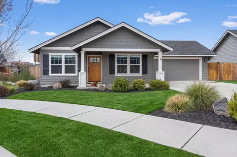 1685 NE 3rd Ct, Redmond, OR 97756