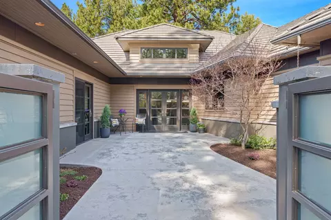 Exterior - 61440 Tam Mcarthur Loop, Bend, OR 97702 photo 9 of 12