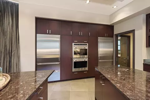 Kitchen - 61440 Tam Mcarthur Loop, Bend, OR 97702 photo 7 of 8