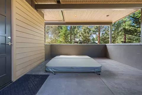 Exterior - 61440 Tam Mcarthur Loop, Bend, OR 97702 photo 5 of 12