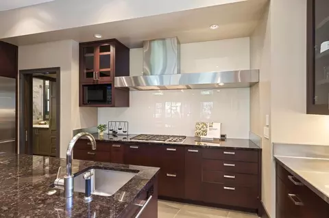 Kitchen - 61440 Tam Mcarthur Loop, Bend, OR 97702 photo 3 of 8