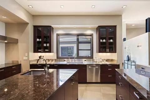 Kitchen - 61440 Tam Mcarthur Loop, Bend, OR 97702 photo 4 of 8