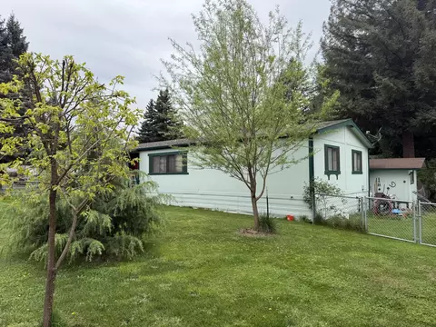 380 Bayard Dr, Grants Pass, OR 97527