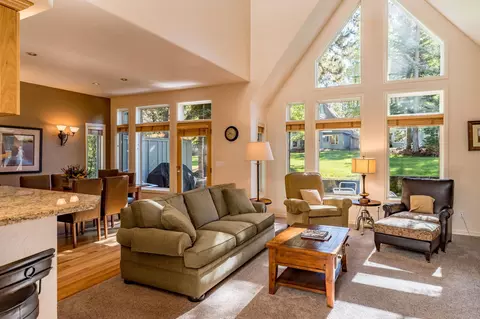 56994 Peppermill Cir #08-E, Sunriver, OR 97707