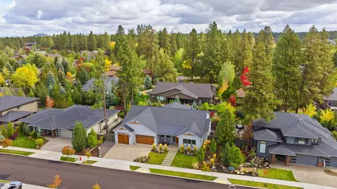 View/Area - 60882 SW Headwaters Loop, Bend, OR 97702 photo 3 of 14