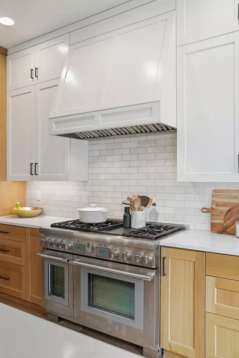 Kitchen - 60882 SW Headwaters Loop, Bend, OR 97702 photo 7 of 11
