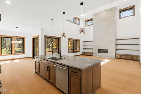 Living - 17780 Preservation Loop #486, Bend, OR 97707 photo 5 of 5